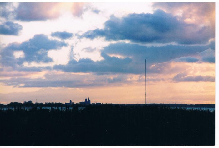Dieses Bild hat ein leeres Alt-Attribut. Der Dateiname ist Stralsund-in-der-Abenddämmerung-700x476.jpeg